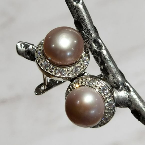 925 Sterling Silver Button Cultured Lavender Freshwater Pearl Leverback Earrings - Picture 6 of 10